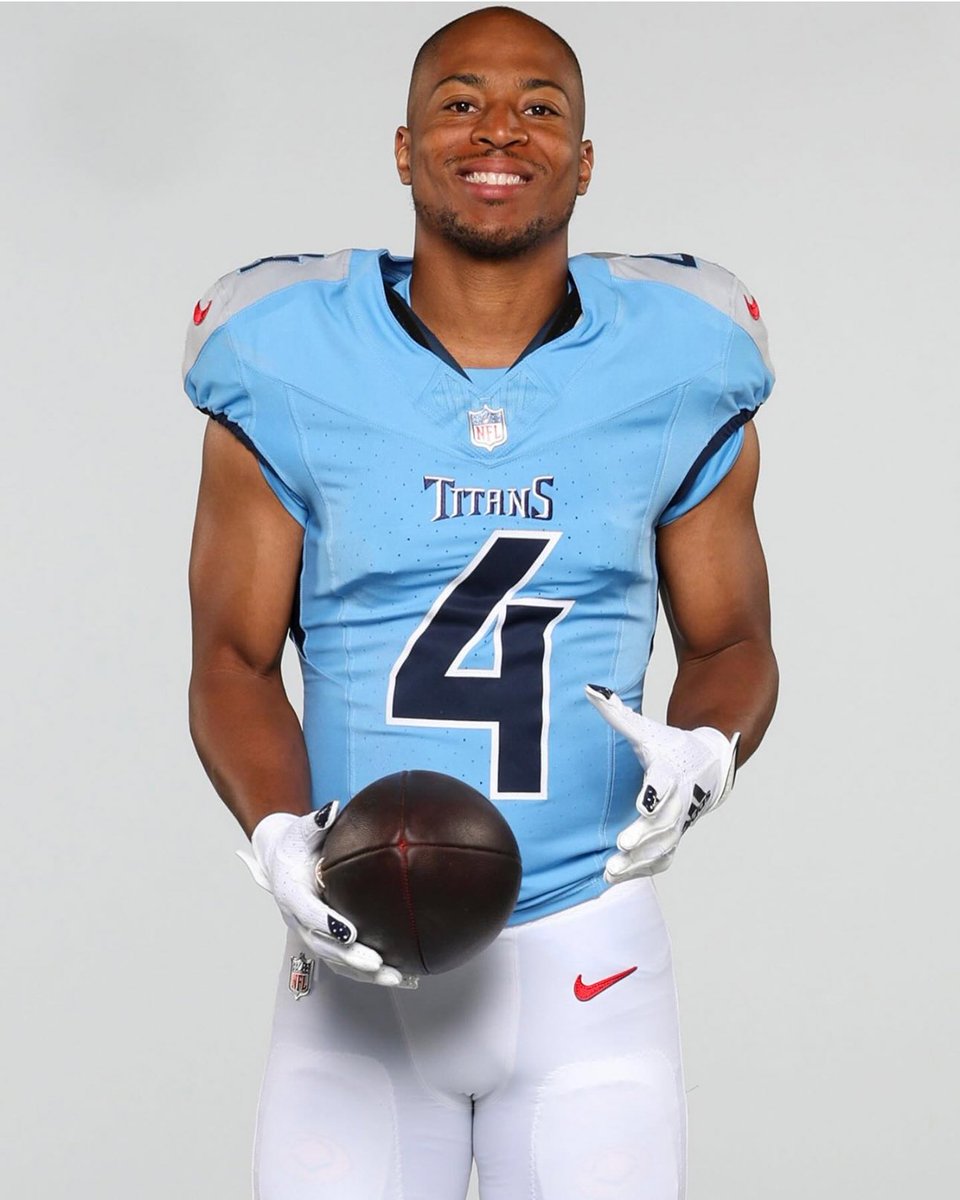 MySportsUpdate's tweet photo. The #Titans are releasing WR Tyler Lockett after he asked for his release, per @AdamSchefter. https://t.co/4kKFMnDGMb