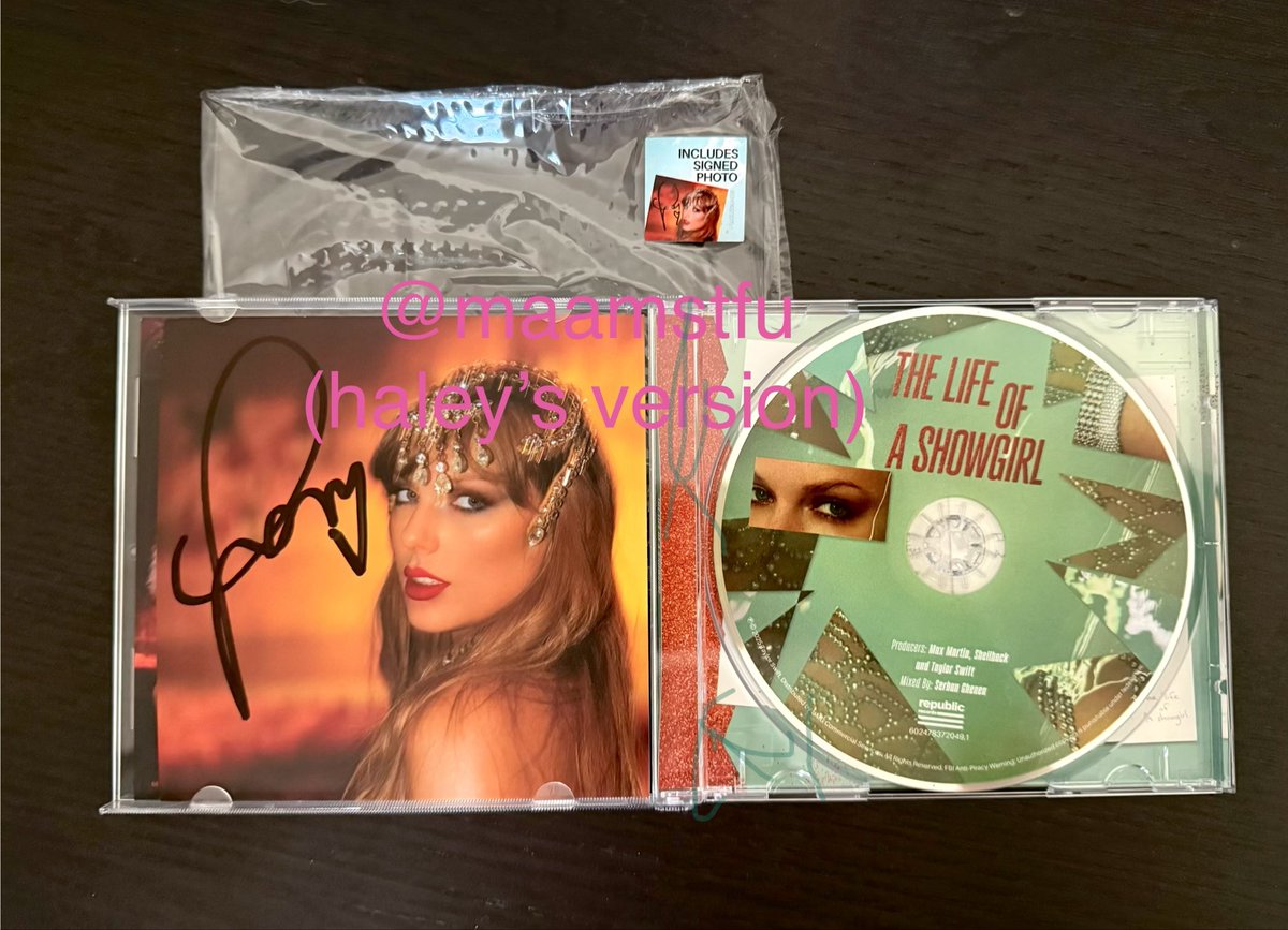 maamstfu's tweet image. Signed Life of a Showgirl Photo #1 Giveaway❤️🔥 (please read below)
- RT to enter
- Open internationally 🫶🏼
- Winner must pay shipping costs (thru PayPal G&S), but the cd is free!
Giveaway closes on Thursday 10/23 at 2pm PST & I will announce the winner soon after. Good luck!