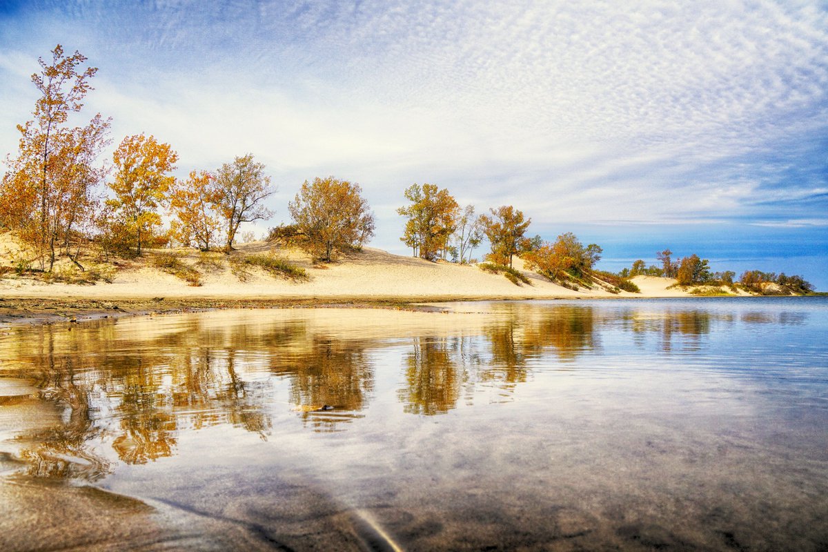 Sunday at the DUNES in <a href="/SandbanksPP/">Sandbanks Provincial Park</a>  ....Fall turning the corner.  <a href="/weathernetwork/">The Weather Network</a>  <a href="/CanGeo/">Canadian Geographic</a> <a href="/OntarioParks/">Ontario Parks</a>