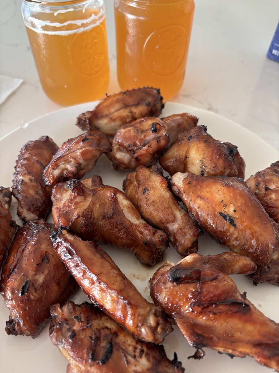 SimbaSimms_'s tweet image. 0° - 400° method
Sugar-free(ish) marinade
Holy Vodoo seasoning 
Nice day in my little corner of the world 
#BBQpadawan