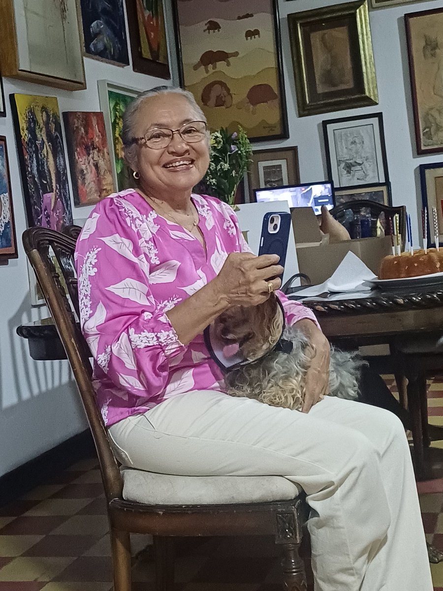 AVIVAFOUNDATION's tweet image. Así llueve en @Valledupar y yo estoy en la casa de mi vecina Edith Mendoza "La Mona" celebrando  su cumpleaños hoy! Bendiciones a La Mona! Bravo !
