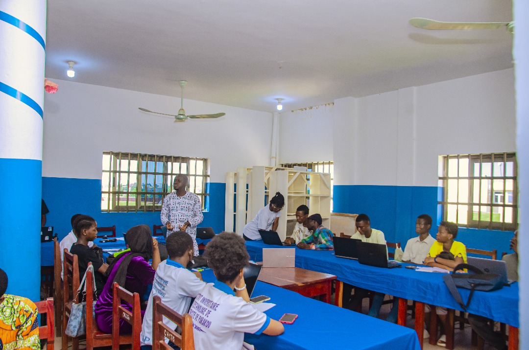 Retour en images sur l’atelier #WikiForHumanRights 2025 au Bénin 🇧🇯 à la bibliothèque CAEB de l’Université de #Parakou.
Plus de 20 participant·e·s mobilisé·e·s pour relier droits humains, environnement et connaissance libre 🌍📚
#Wikimedia #Wikipedia #WikiAfrique