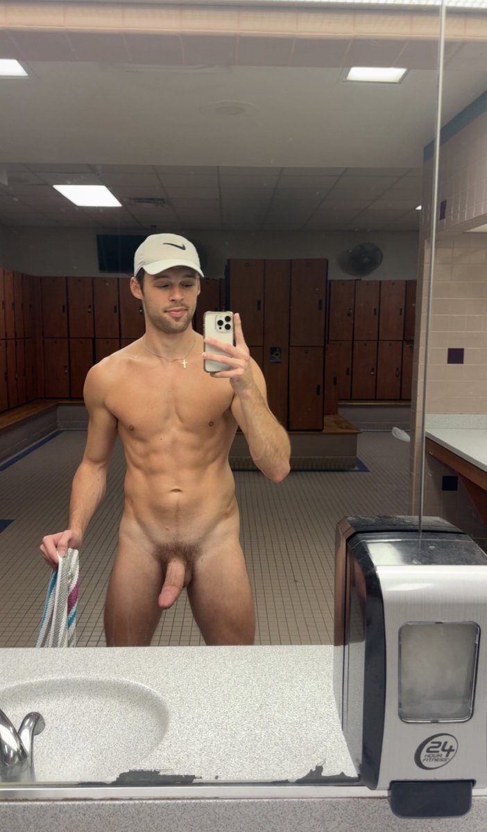 What would you do if you saw me in the gym locker room? Chudai 😈