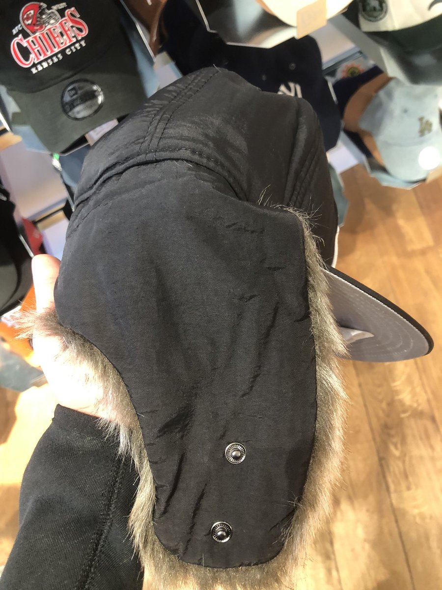 Yedoux's tweet photo. La casquette de salopard https://t.co/2dEcxVtcSl