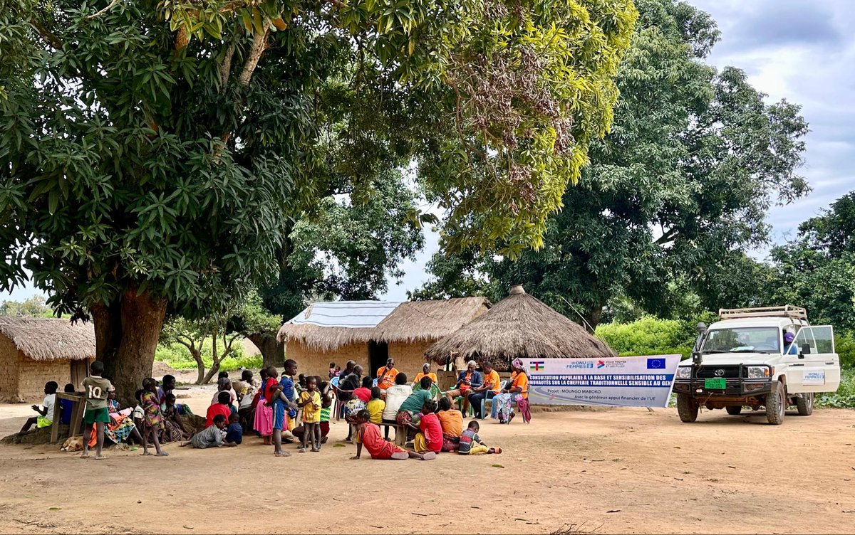 onufemmesrca's tweet image. Les chefs traditionnels de 𝐁𝐄𝐖𝐈𝐋𝐈 et 𝐃𝐈𝐊𝐀 (Préfecture de Nana Mambéré) ont échangé avec l’équipe de la consultation des communautés sur la chefferie traditionnelle sensible au genre et ont partagés les pratiques ancestrales de #Dika_Ndole et de #Gbayouk.