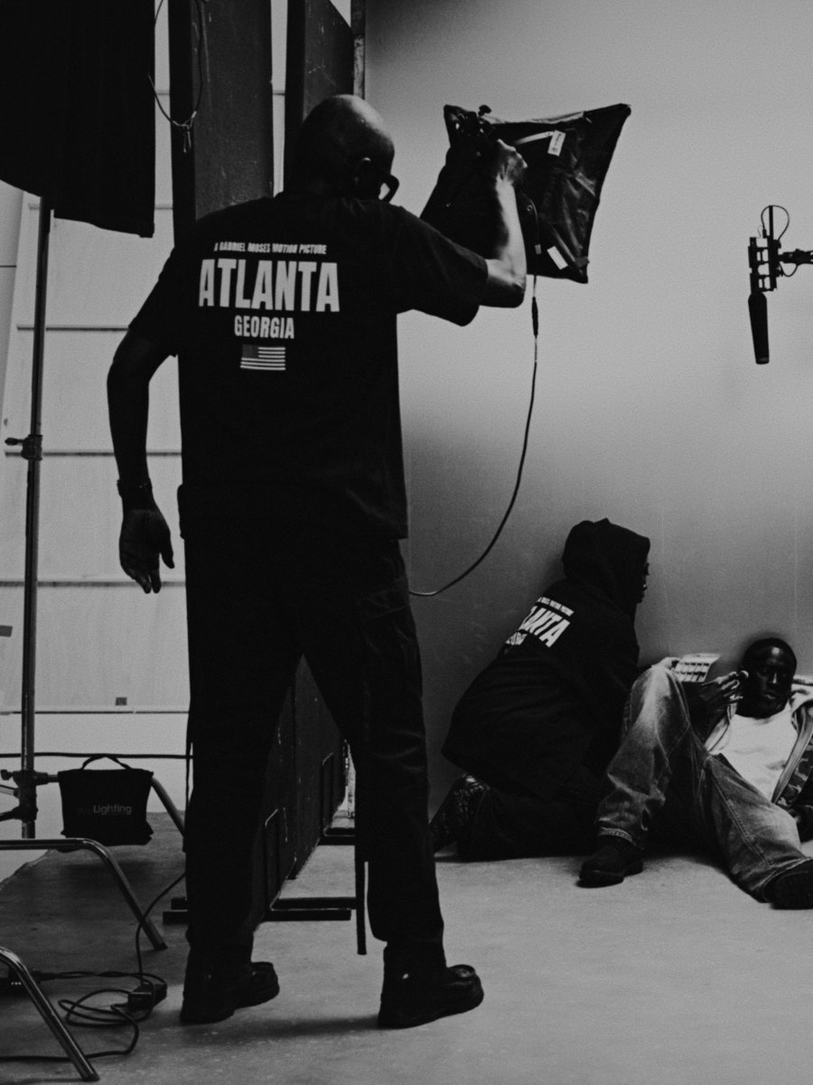 goatapp's tweet image. GABRIEL MOSES: THE LAST HOUR🖤
MERCH DROP

@gabrielomoses and GOAT present an exclusive collection of tees and hoodies for the premiere of THE LAST HOUR tonight in NYC. The capsule pays homage to the film’s Atlanta shoot location and the glowing title card.

Available now on GOAT