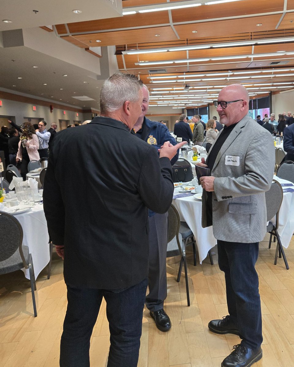 Honoured to join the 31st Annual Prayer Breakfast for a morning of shared reflection and service. Great to connect with <a href="/TamaraJansenMP/">Tamara Jansen</a>, @TakoVanPopta, &amp; Mayor Nathan Pachal 🤝