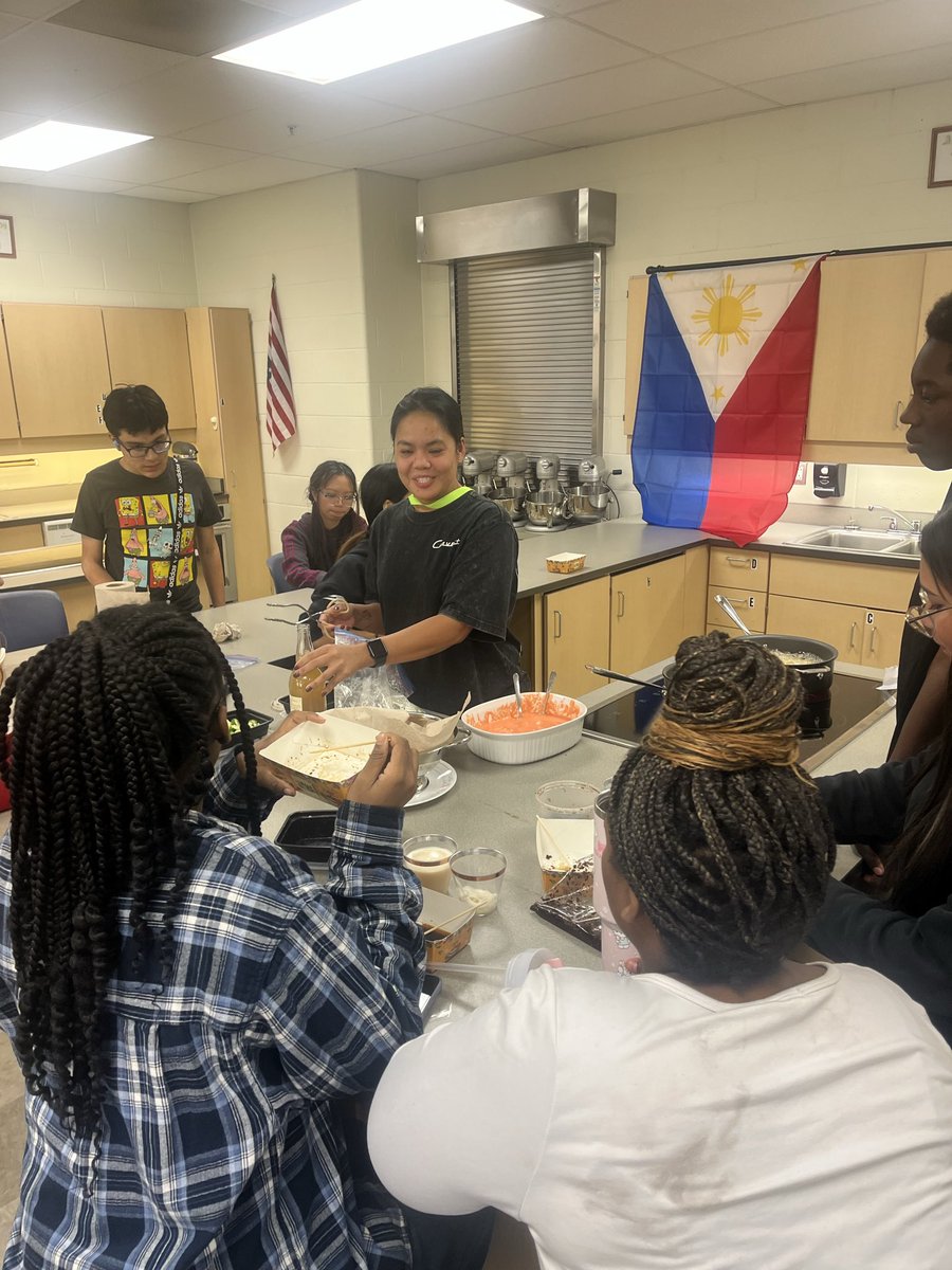 Thanks to Mrs. Bendewald and Mrs. Parreno for treating @fasa_lchs to delicious Filipino street food! 💙🦅