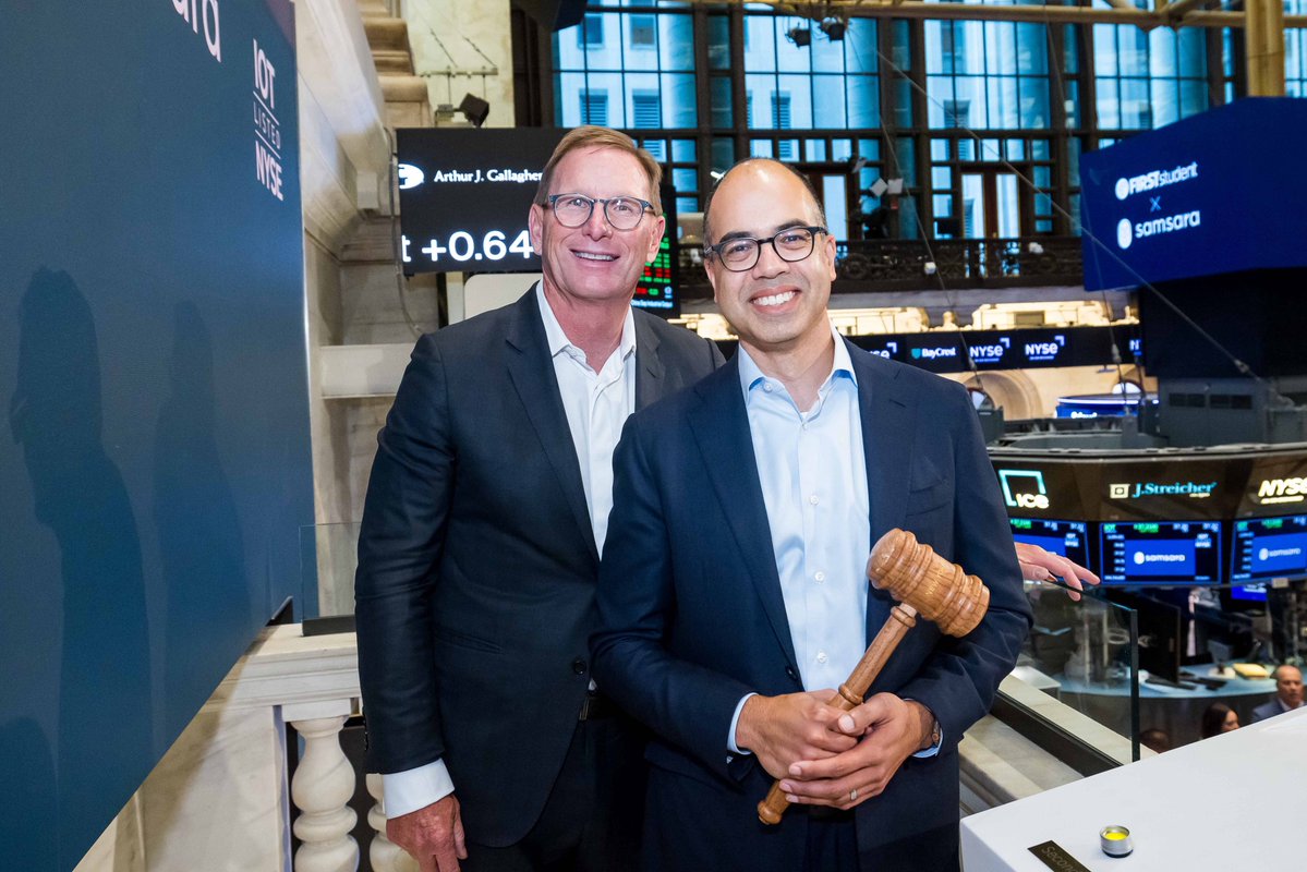 Samsara's tweet image. Honored to ring the closing bell at the @NYSE alongside @FirstStudentInc — celebrating the power of partnership, innovation, and safer journeys ahead. 🔔🚌