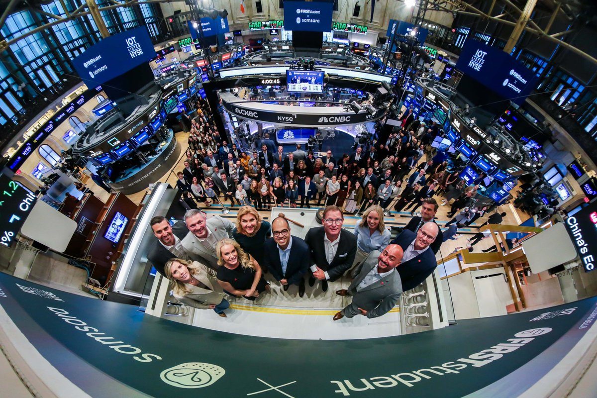 Samsara's tweet image. Honored to ring the closing bell at the @NYSE alongside @FirstStudentInc — celebrating the power of partnership, innovation, and safer journeys ahead. 🔔🚌