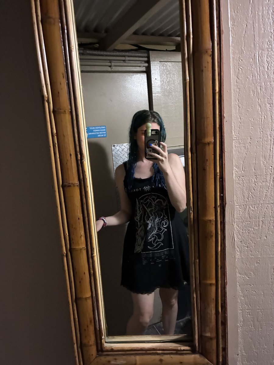 i’m recently obsessed with Marvel rivals so if anyone wants to play, please let me know🩷