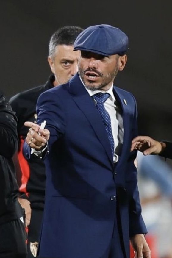 #MemoriaUDLP
Hoy celebra su cumpleaños Rubén Fontes, 21/10/1975, Telde. Delegado de la <a href="/UDLP_Oficial/">UD Las Palmas</a> desde el 31/10/2018. El <a href="/CTARFEF/">CTA</a> nombró a Rubén Fontes como premio “Luis Gil Torres”, al mejor delegado de Primera División temporada 2023-24.  ¡Feliz Cumple, <a href="/Fontesruben/">Rubén Fontes</a>! 👏🏼🥂