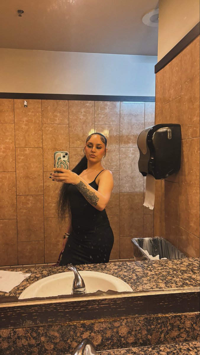ms.prettypussy tweet media