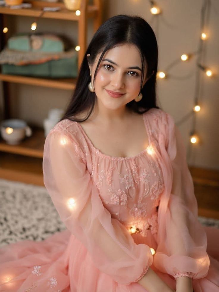 غلطی پر پردہ صرف رب کی ذات ڈال سکتی ہے 
انسان تو صرف عیبوں کو اچھالنا جانتے ہیں

👑🫶🏻❤️🥰