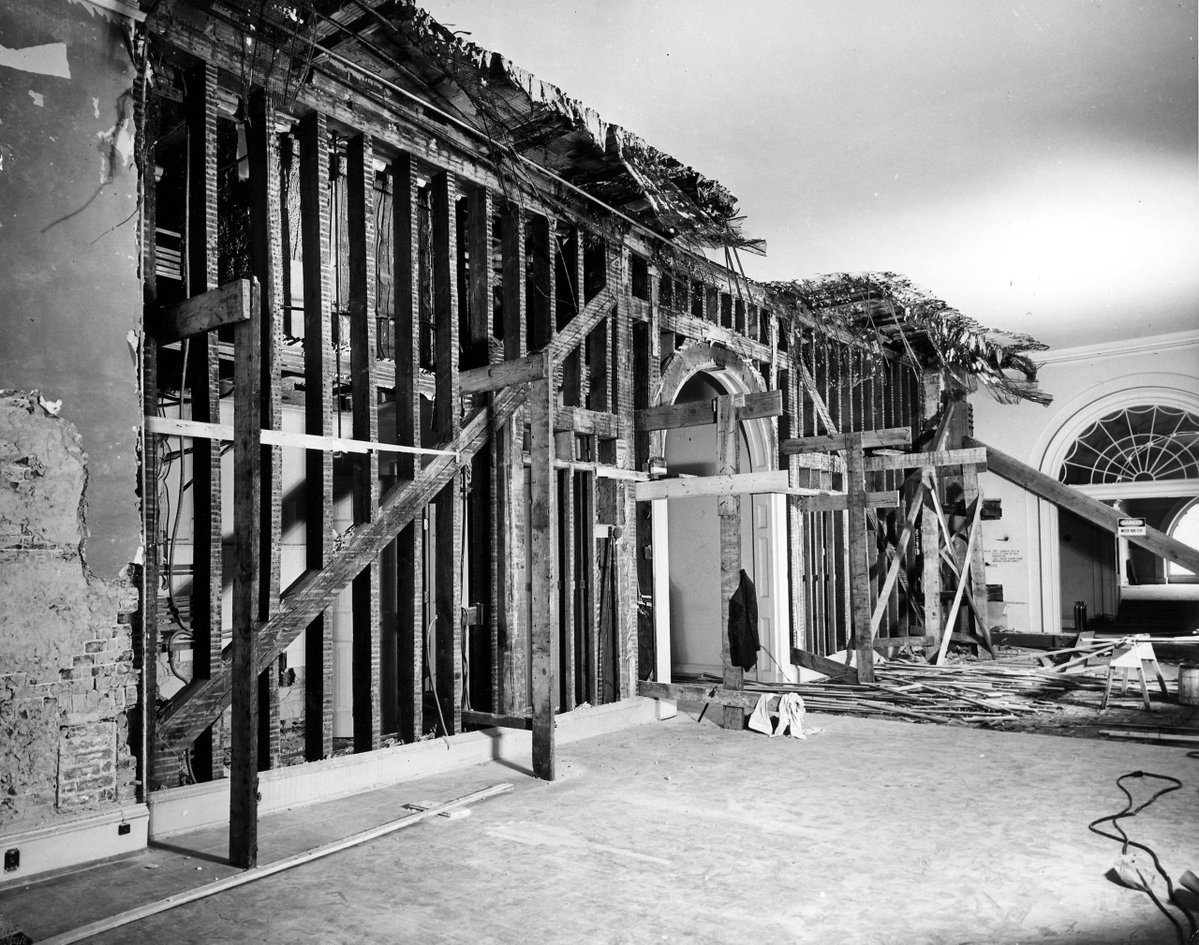 RapidResponse47's tweet image. A lot of FAKE OUTRAGE over construction of the big, beautiful (and privately funded) White House Ballroom.
FACT: Presidents have been renovating and expanding the White House for more than 100 years.
In 1902, President Theodore Roosevelt built the West Wing .
In 1909,…