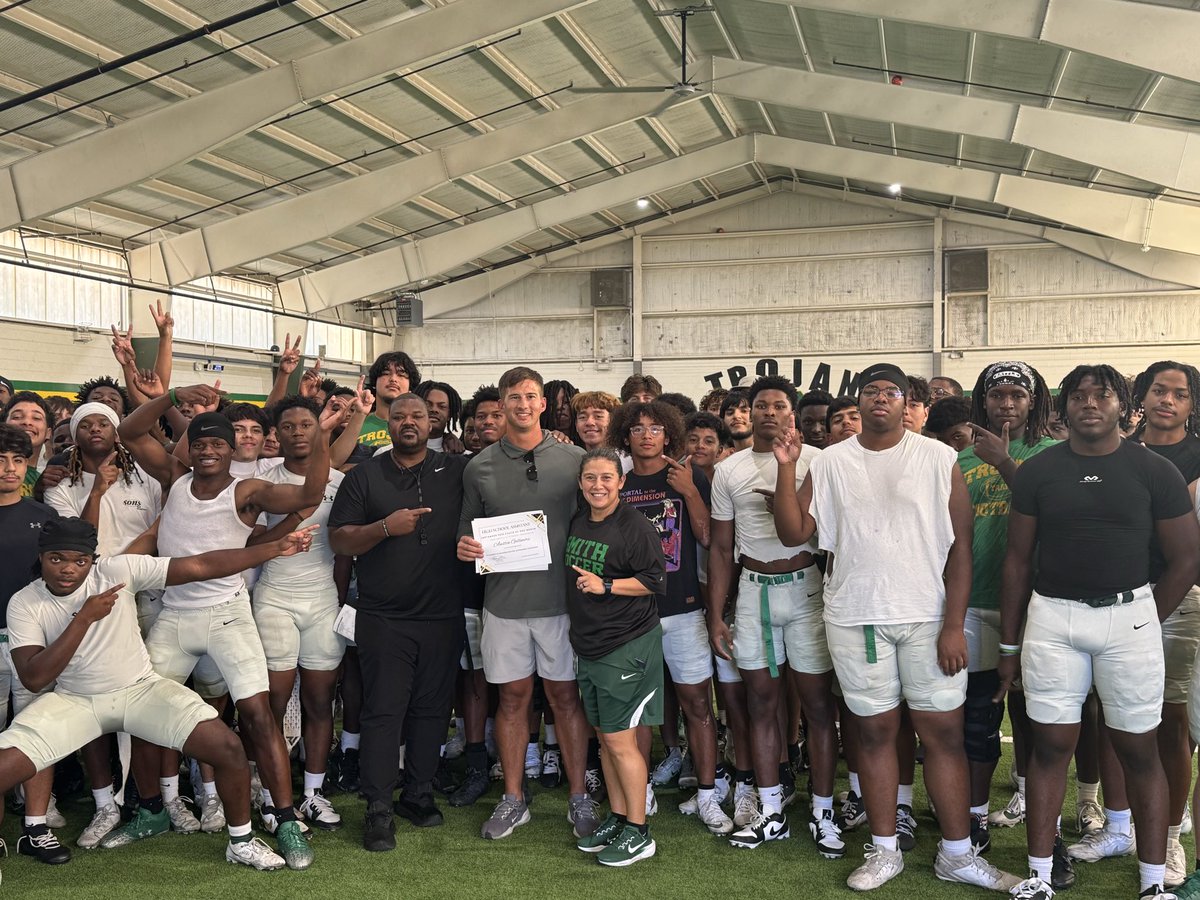 ThaBallCoach's tweet image. Congratulations to our very own DC &amp;amp; Associate Head Coach @AustinGillmore for being Assistant Coach of the month @CFBISD ! Future Head Coach in the making! We are blessed to have you here in The Land! Congratulations 🎉 #TAAT #TrojanNation🟢🟡
