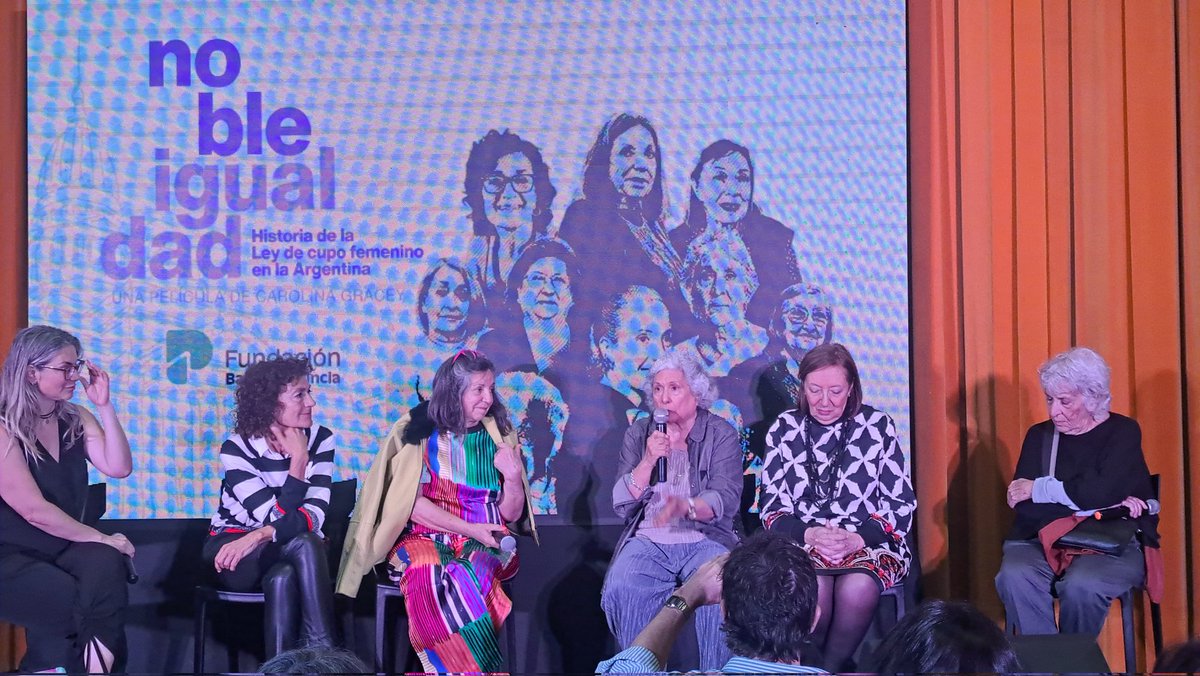 lilianahendel's tweet photo. Nuestra historia.Las mujeres escribimos la historia y construimos democracia.Esa que en la escuela no te  cuentan! #cupo https://t.co/thLHeJugpv