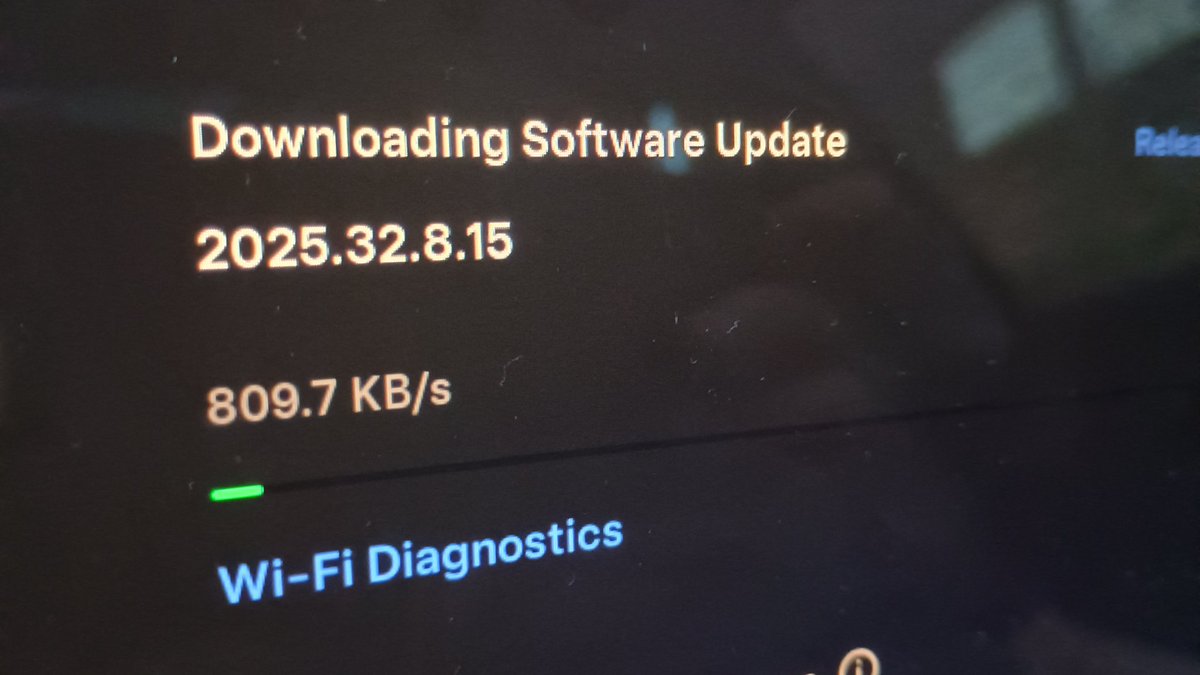 It's v14mas !!! Thank you <a href="/aelluswamy/">Ashok Elluswamy</a> <a href="/Tesla_AI/">Tesla AI</a>