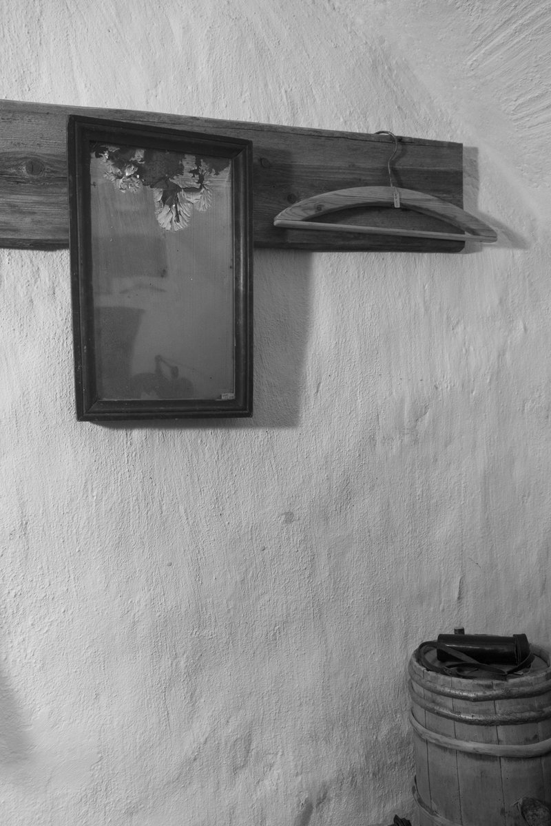 anotherlight's tweet image. A ghosteen dances in my hand
Slowly twirling, twirling, all around