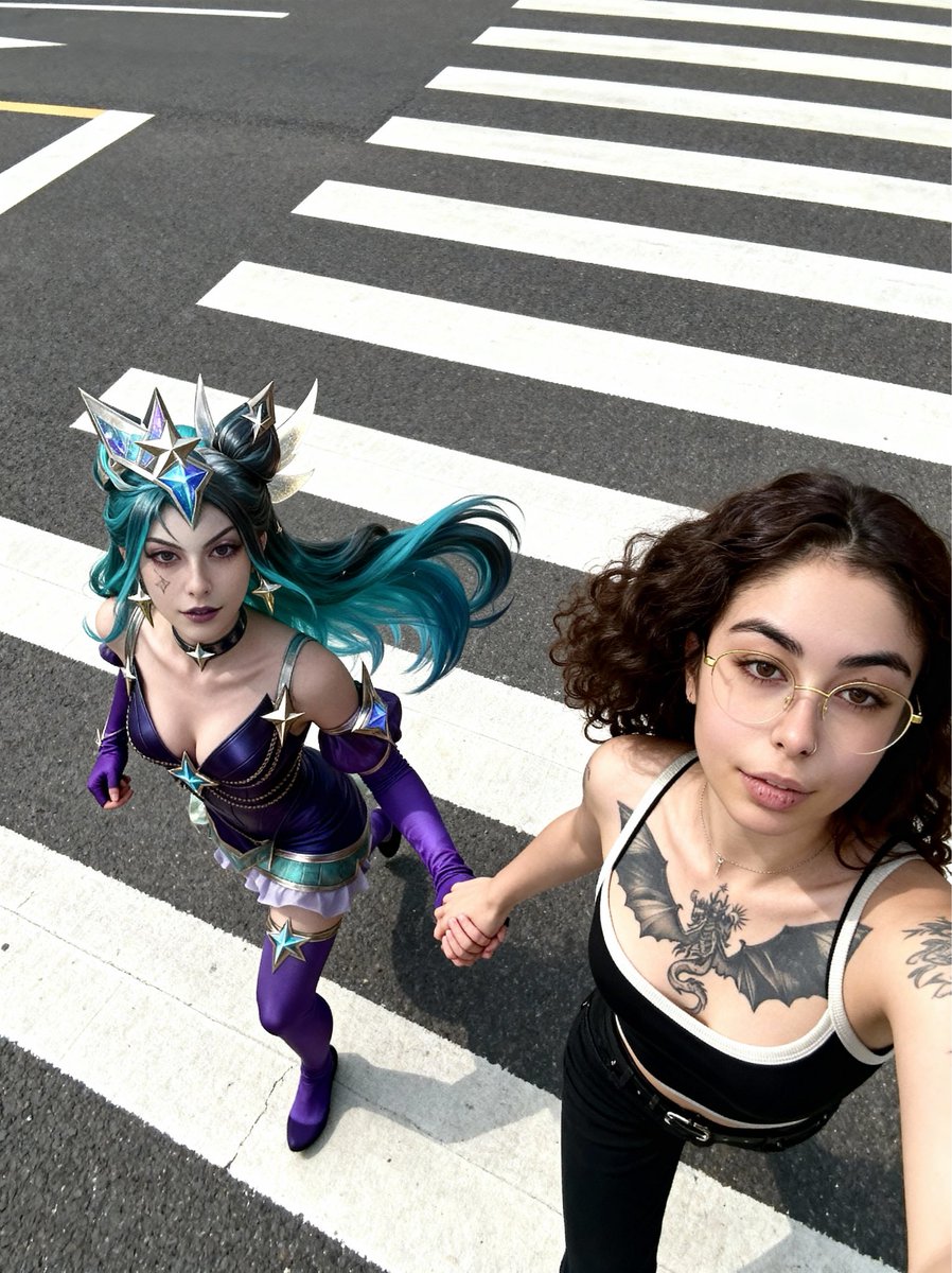 jisuunaa's tweet image. bout to hop on pc and dominate rift with my queen