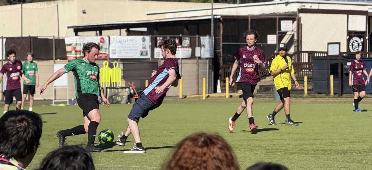 kirasfrogs's tweet photo. beautiful day for some minecraft soccer https://t.co/yvK6jpUjVp