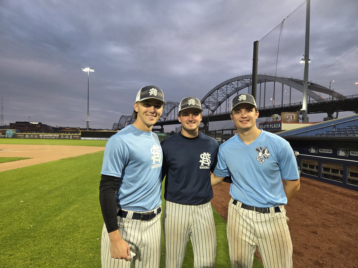FINAL
GAME 1 
2025 FIGHTING BEES FALL WORLD SERIES

COLUMBIA- 7
NAVY - 5
☆ PLAYERS OF THE GAME☆
Jack KERPAN - SAVE for Columbia
Michael MOISE - 2 scoreless Innings, 2 K's
Peter MITCHELL - Runs Scored, BIG 2 Strike RBI Hit
#RollBees
#TheHIVE