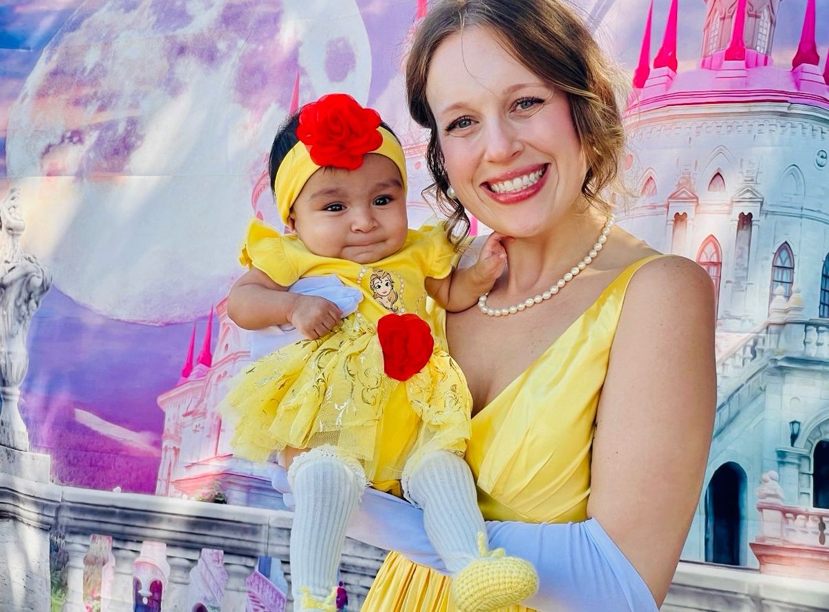 dellchildrens's tweet photo. Our NICU nurses, physicians &amp; care team were overjoyed to welcome back former patients for a Royal Reunion at Dell Children’s! 👑

These special reunions let our teams reconnect with families and see how far their tiniest patients have come. 

#DellChildrens #NICU #PediatricCare https://t.co/lzCW7rF5iK