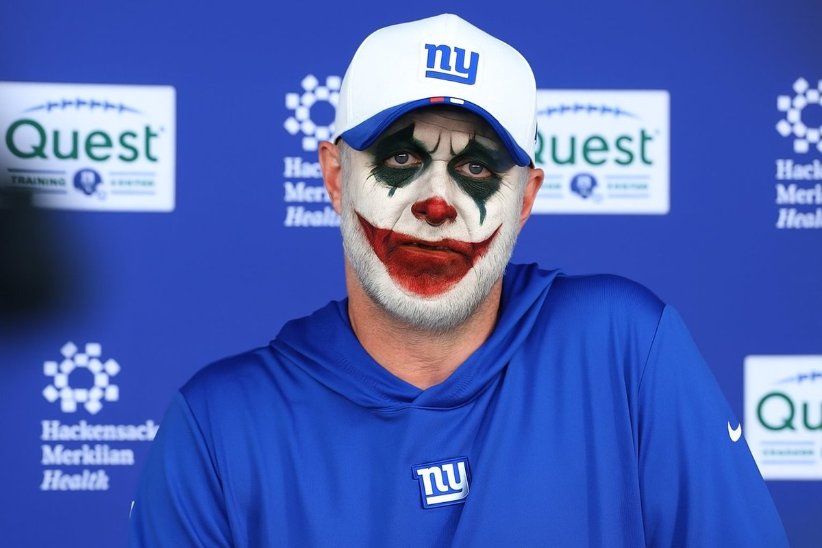 My Halloween costume is 🔥 

I'm going as a Defensive Coordinator that only plays prevent defense when he's up by 2 points. 

This is going to scare the shit out of people.

#NYGIANTS