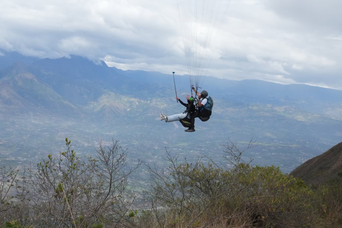 AzuayPrefectura's tweet image. ¡Momentos de adrenalina y pura emoción en el Festival de Parapente en #SantaIsabel! 😎 🙌

Ya esperamos la próxima aventura en el aire. ☁️🪂

#AzuayExtremo
#AzuayEsElDestino
#VisitAzuay
#JotaLloretPrefecto
#AzuayMeEncanta