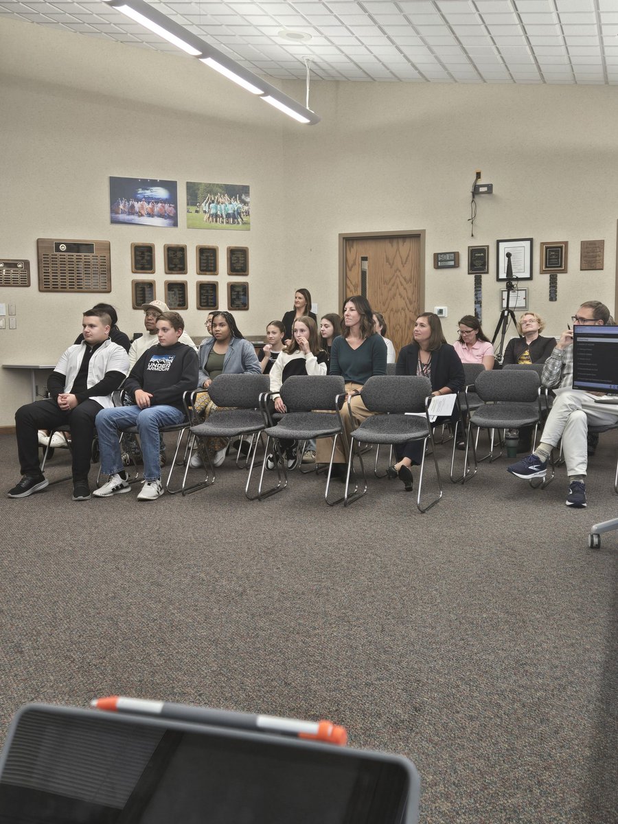 TimYoder24's tweet image. Concord School Board meeting kicking off with Good Things from the Jr High....
Students shared about budgets and expenses...Great Presentations...Thanks for Coming tonight!  
#concordpride