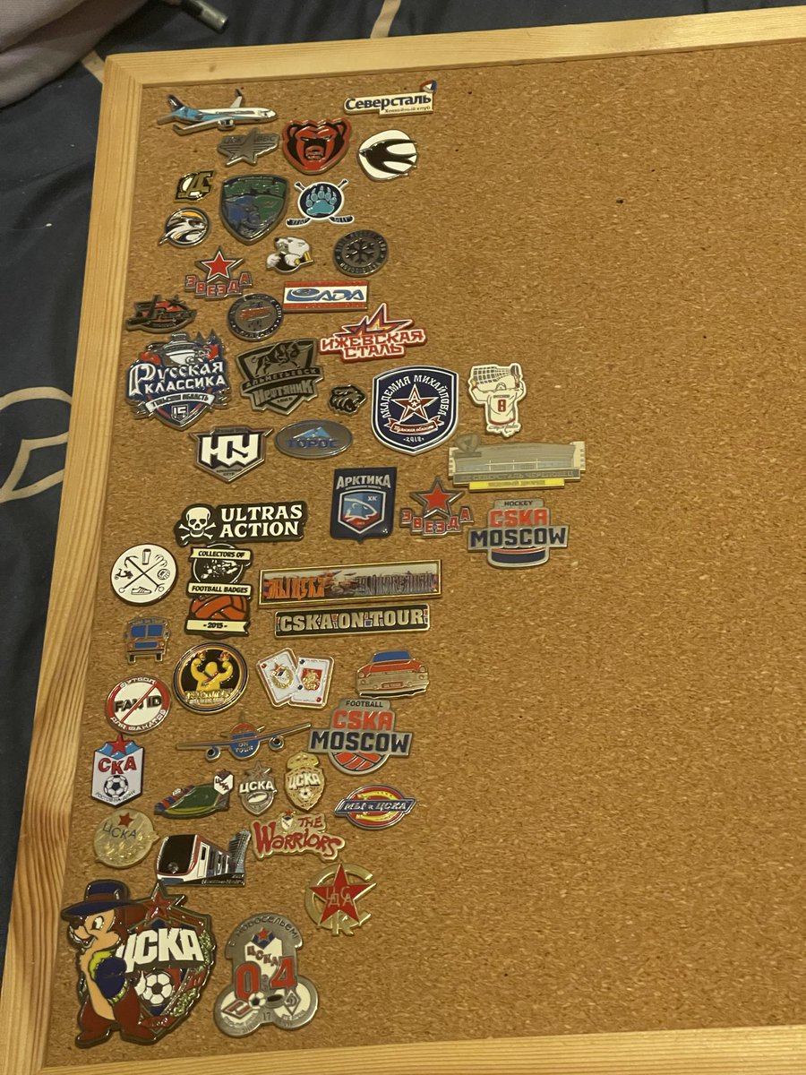 зашла я раз в сто лет в твитор, нашла вот такую идейку, и поняла, что мне необходимо собрать весь свой металлический хлам и натыкать его в пробковую доску ПРЯМО СЕЙЧАС 

2 часа ночи. спасибо, дура

господи, можно я уже выйду замуж и перестану заниматься всякой хуйней по ночам