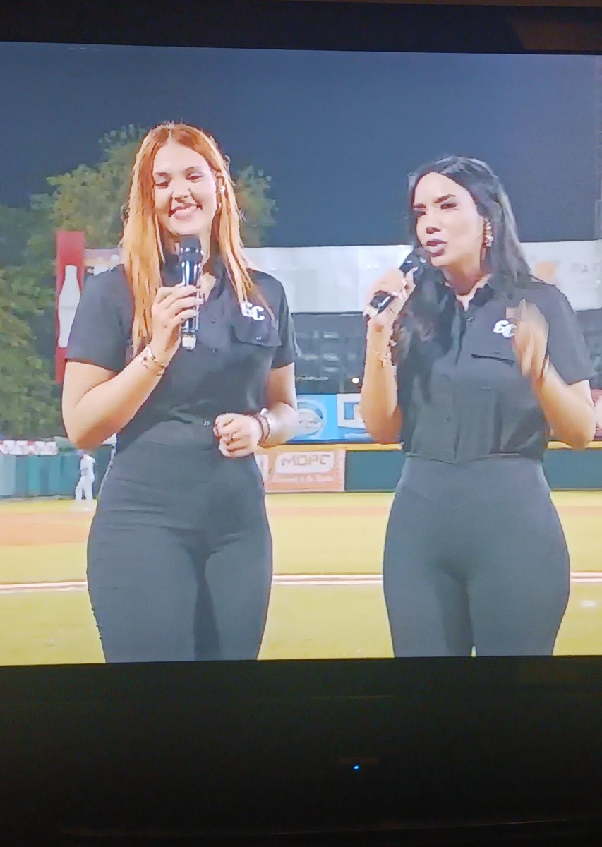 DOS DAMAS GIGANTES <a href="/Gigantes_Cibao/">Gigantes del Cibao ®</a> <a href="/Orlandomendez7/">Orlando Méndez es un Show 🎉</a> <a href="/rollingfermin/">Rolando Fermín</a> <a href="/YancenPujols/">Yancen Pujols</a> <a href="/JuniorMatrille/">Junior Matrillé</a>
