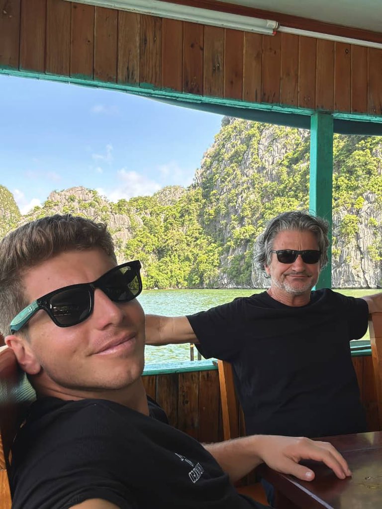 Feliz cumpleaños a mi mejor amigo

Siempre juntos, siempre fuertes