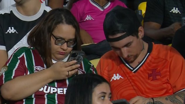 plantaovascain0's tweet photo. eles brigando no twitter https://t.co/47AHJiq9Su