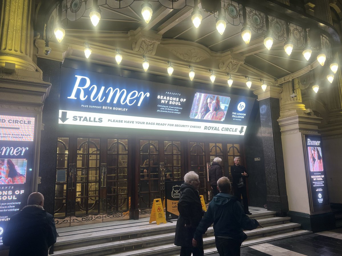 paulpuccioni's tweet photo. @Rumersongs was simply sublime at the @LondonPalladium tonight. Seasons of My Soul and more 👌👌 https://t.co/IgZ6UYlgUm