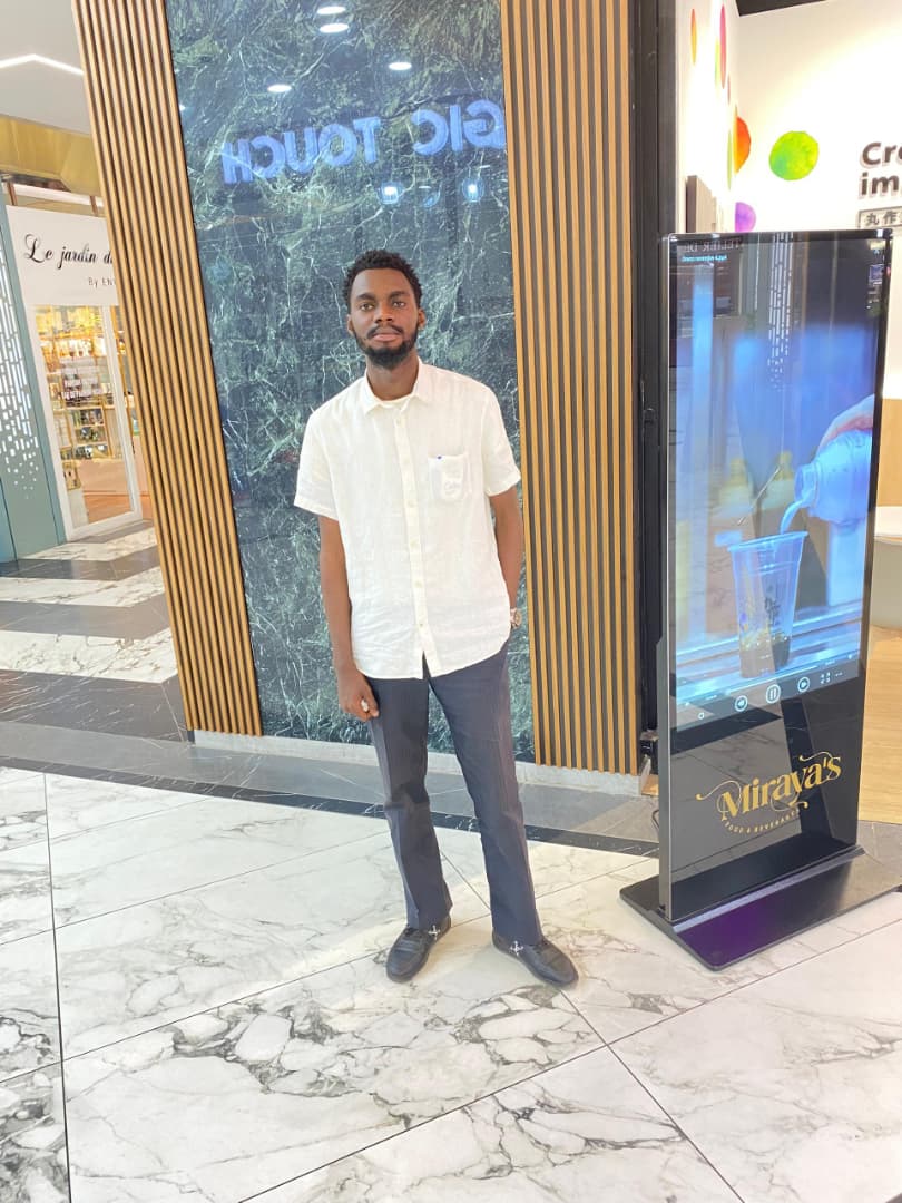 Christland01's tweet photo. Je suis un homme faillible, je fais des erreurs, je trébuche, mais je me relève, car je sais que la chute est une partie du chemin.
Je cherche la lumière dans les ténèbres, la vérité dans les mensonges. Je suis un homme qui cherche à comprendre, à apprendre et à grandir. https://t.co/AeMU6g6gM4