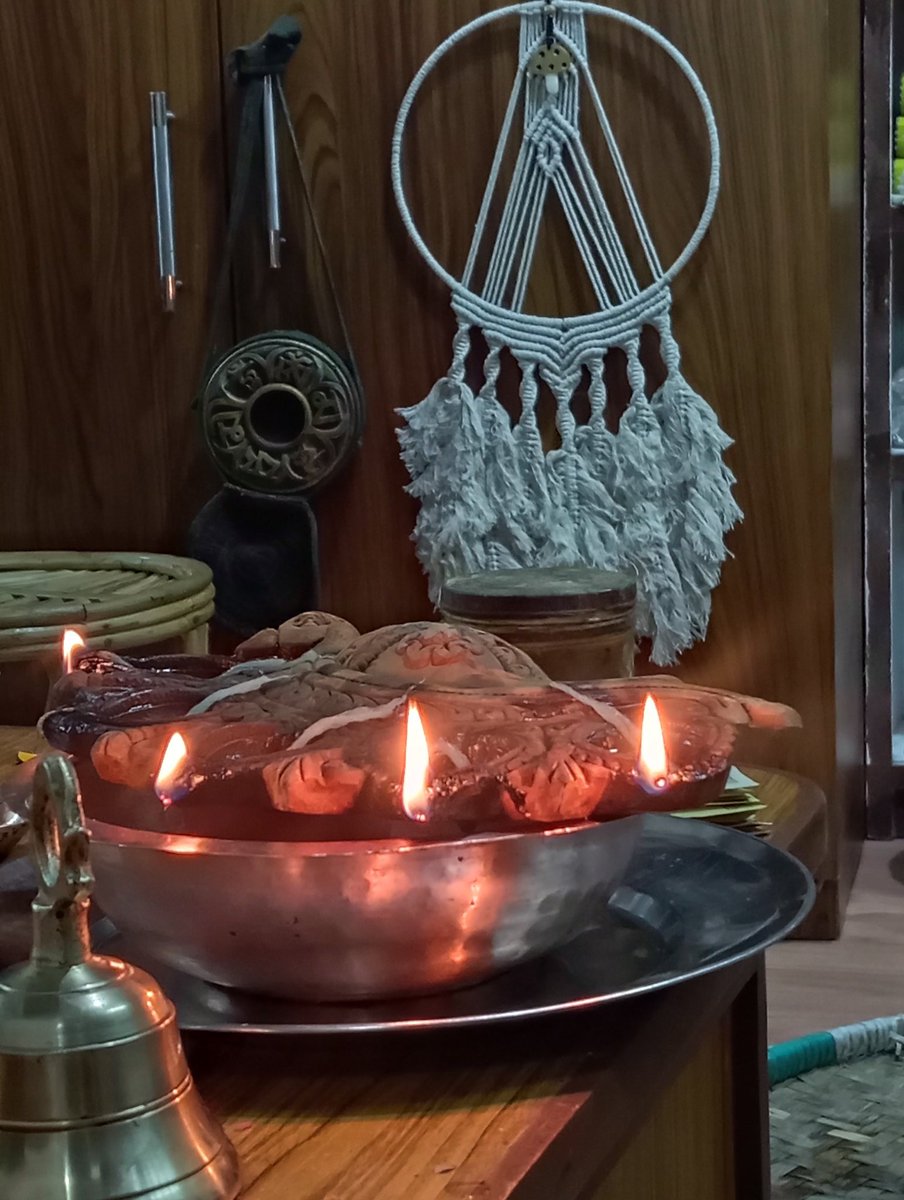 amazinghandsnp's tweet image. Wishing you all a very HAPPY TIHAR FESTIVAL!!! May this festival of lights and flowers would bring peace prosperity and happiness in your life. ✨️💫🎊🌈🌼

#HappyTihar #tiharvibes #festivalinnepal #lights #flowers #handmadematters #amazinghandsnepal