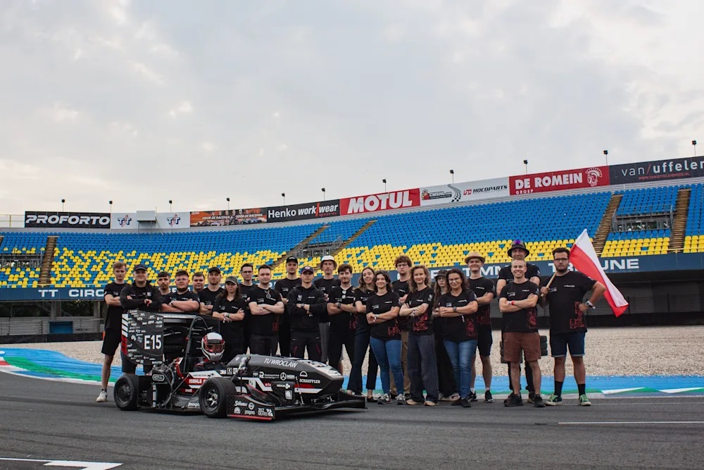 RSDesignSpark's tweet image. When AI-driven design, cutting-edge electronics &amp;amp; motorsport ambition collide — you get the PWR Racing Team.

From PCB design to real-time telemetry, this is tech innovation at full throttle. 🚗

Read more: weare.rs/3KZ0kiP

#AIinEngineering #MotorsportTech #SmartDesign…