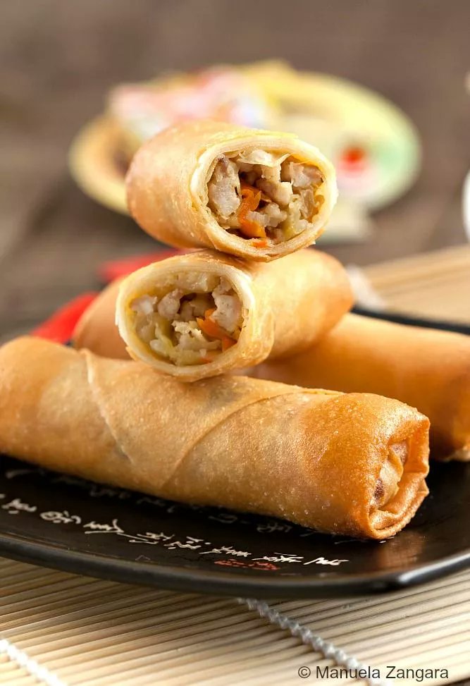 Ground chicken gives these rolls a lighter texture than pork 🍗 Pair with a dipping sauce for the ultimate snack. Learn more in the full recipe 👇

Recipe: tinyurl.com/4tpa8xsz

#appetizer #springrolls