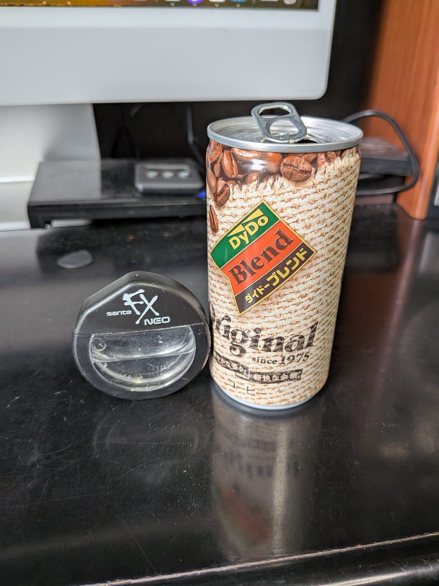 今日から本格的に寒くなりそうです💦
ギターの練習をする時に手が温まるまで時間がかかるのでこれからの時期は辛い(T_T)
それにしても、昨日夜コンビニにいったら日本の有名ロックバンドのドラムの人がいてびっくり!
声をかけたかったけどジロジロ見るだけに⋯
今日も仕事のノルマ達成しよー!