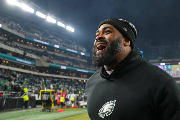 Sources: Former Eagles standout Brandon Graham, the longest tenured player in franchise history, is finalizing a deal to rejoin the franchise this week.

Graham played 15 seasons in Philadelphia and now will return for his 16th season. 