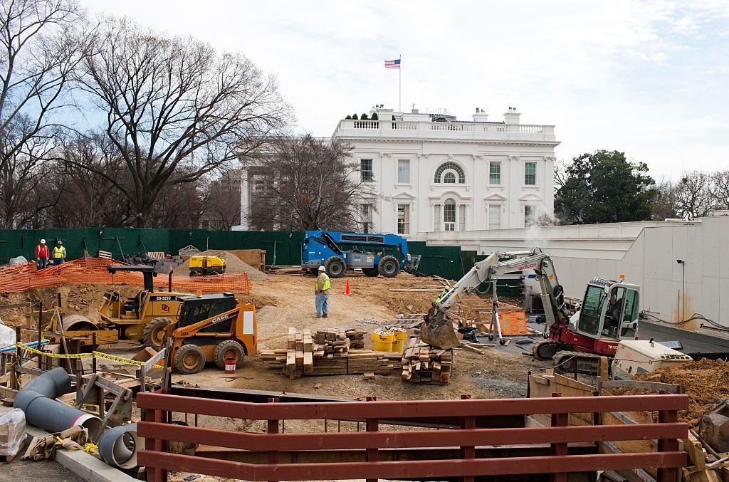 This White House construction is unfathomable. What a disgrace!!!!! 
#WhiteHouse #Construction