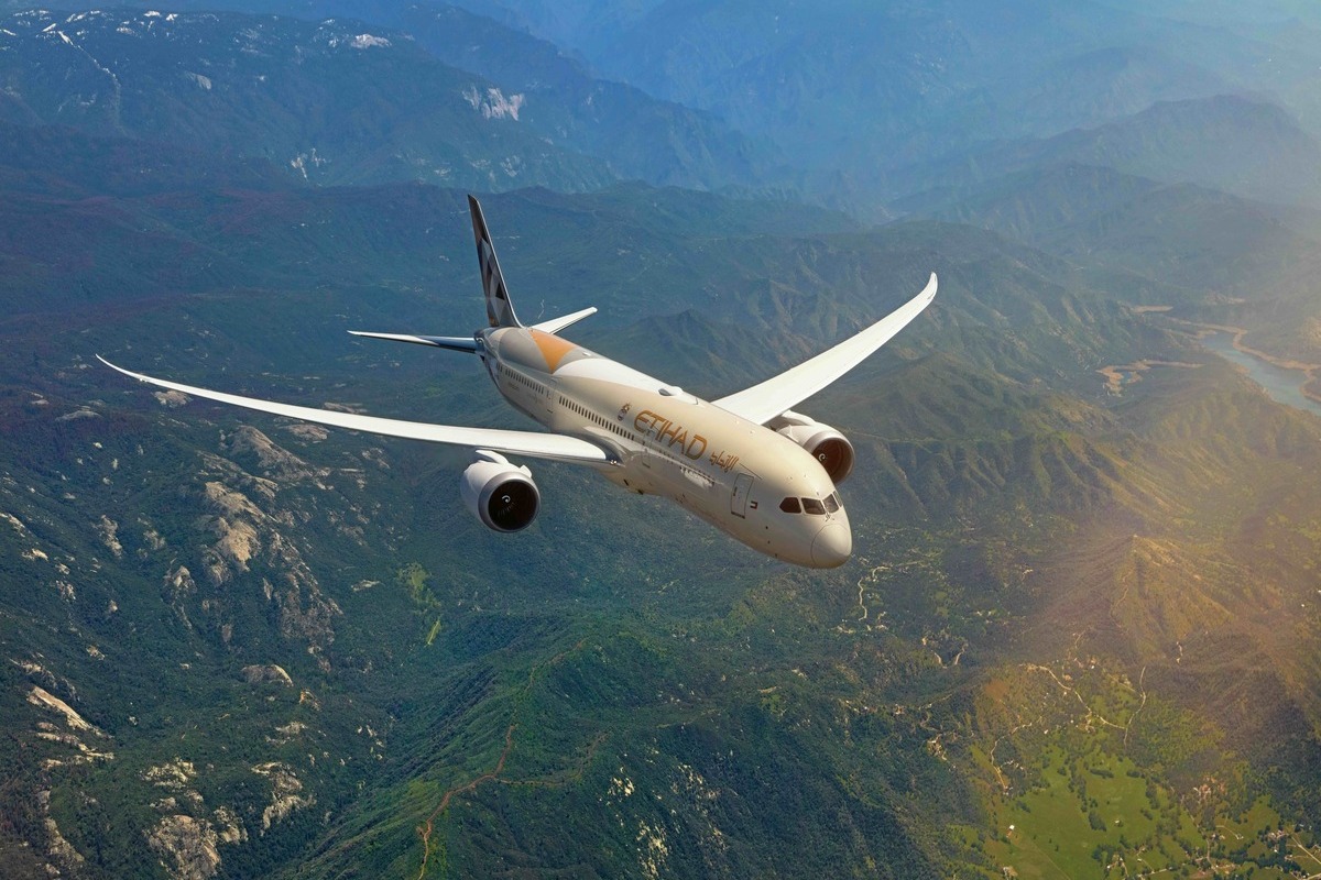 Etihad Airways has marked an operational milestone, now operating 300 scheduled passenger flights every day. 

aviationsourcenews.com/etihad-airways…

#EtihadAirways #avgeek