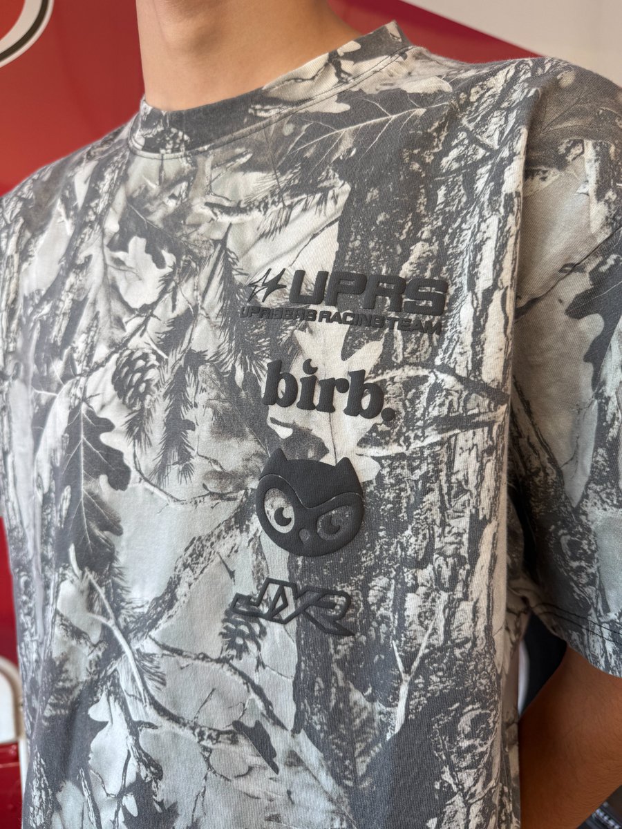moonbirds's tweet image. Since you liked the previous piece of our birb. X UPRISERS capsule collection so much. I decided to leak another one (don't tell Spencer):
The birb. X UPRISERS LAB T-shirt
This will be available at ComplexCon Las Vegas October 25-26