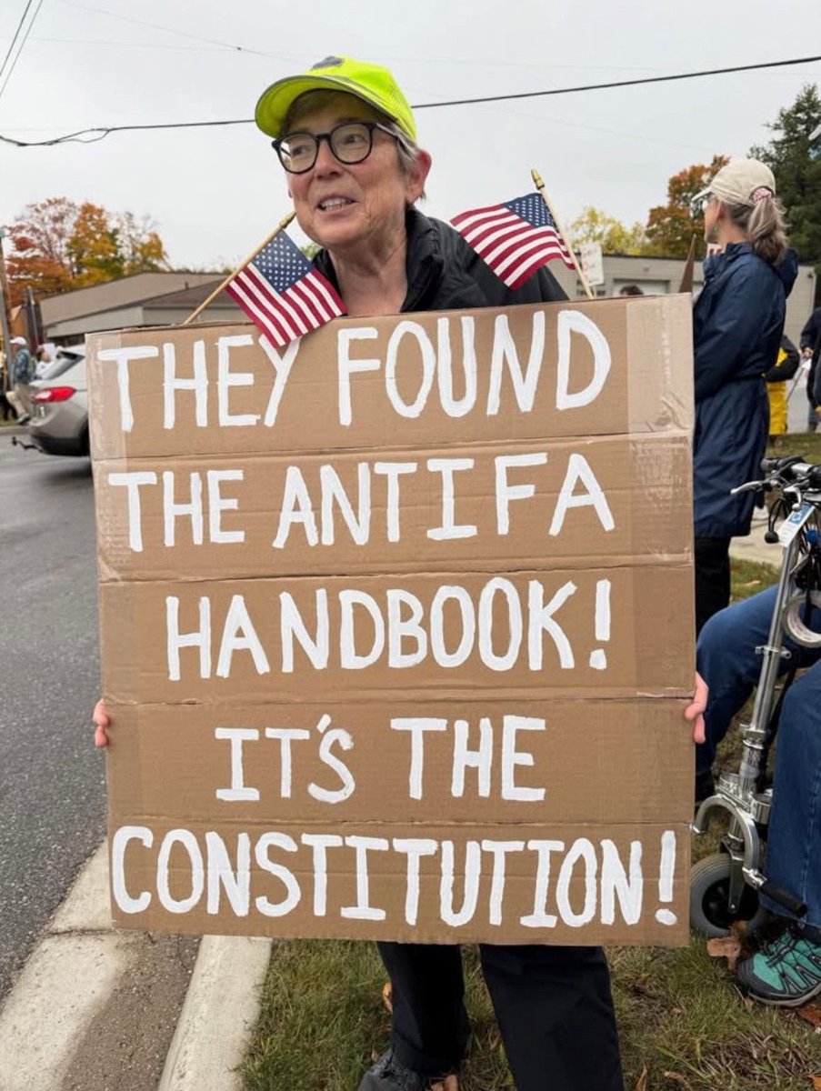 Another great sign from Saturday.

Antifa is not a real organization. It's simply an acronym, a philosophy - it means anti-fascist. 

And every element of our Constitution is opposed to fascism.

#ResistTrump