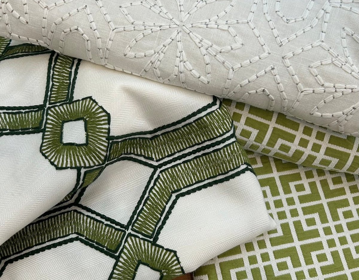 partytables's tweet image. We&apos;re elevating tablescapes with the trending linen trio: Harlan Green, Amelia, &amp;amp; Arcadia Pear! Whether going for elegance or a fresh vibe, these linens deliver the layered, tactile look that you&apos;ll be seeing more of in 2026! bit.ly/PartyTables #EventDesign #WeddingDesign