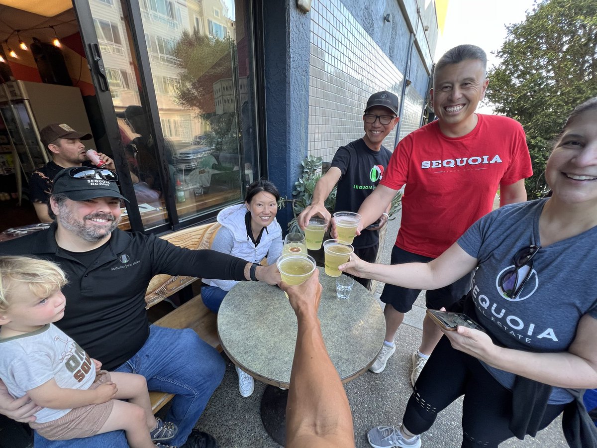 RefuseRefuseSF's tweet image. Couldn’t ask for better weather for an afternoon beach cleanup with Sequoia Real Estate.

6 of us cleared 7 bags of trash in under 1.5 hours and left the already pretty clean beach and surrounding area absolutely spotless.

Always more to clean, let’s keep it going ya’ll!