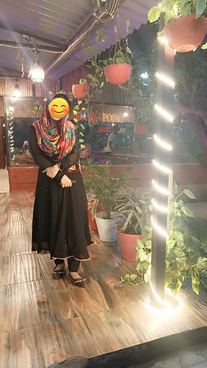 किसी की भावनाओं के साथ प्रयोग मत कीजिए,

किसी का जीवन आपकी प्रयोगशाला नहीं है।

🪔💐