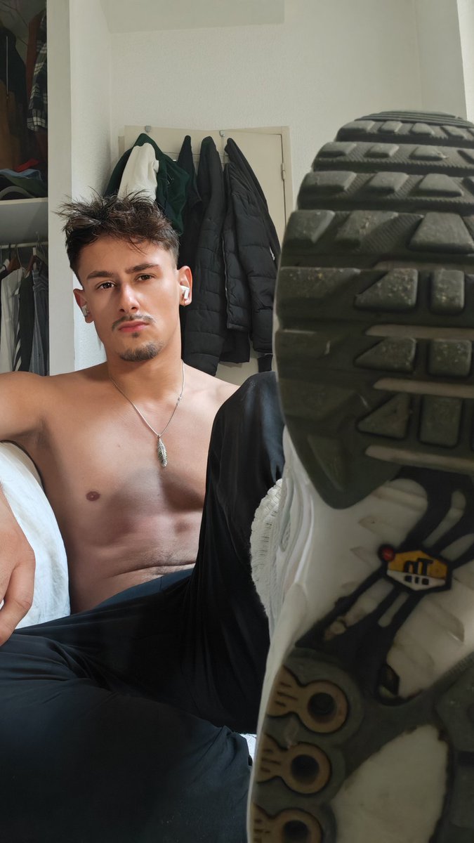 Alexirney's tweet image. Chudai 🥵