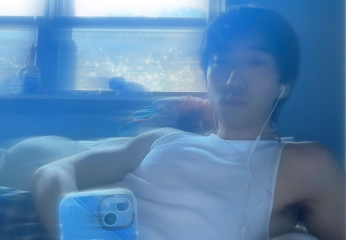 koderskops's tweet image. stream internet baby by pinkpantheress